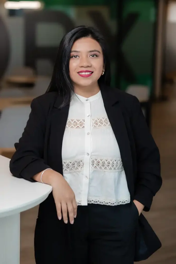 Claudia Eugenio - Equipo